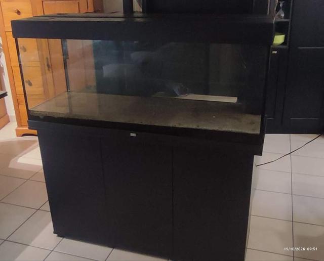 Vends Aquarium 250l