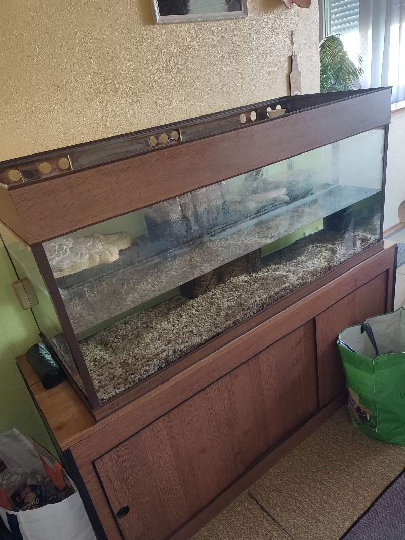 Aquarium 330 litres